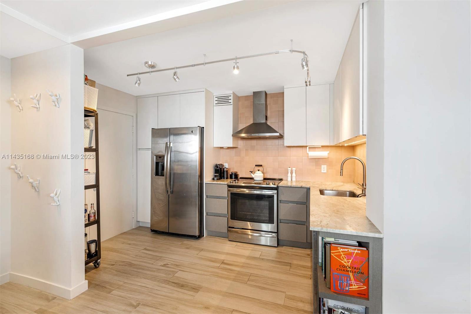 VILLA BAY VISTA CONDO - Residential