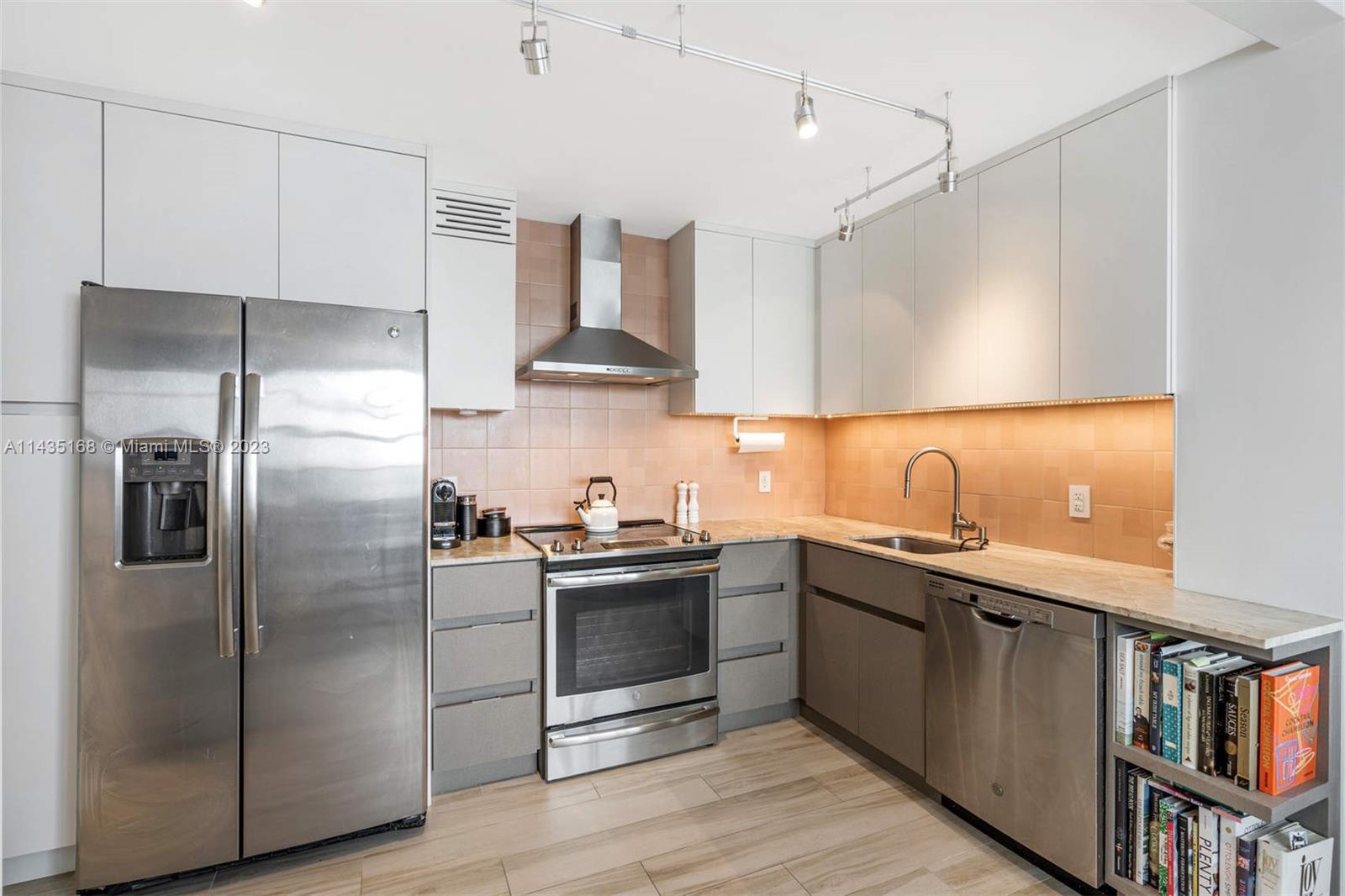 VILLA BAY VISTA CONDO - Residential