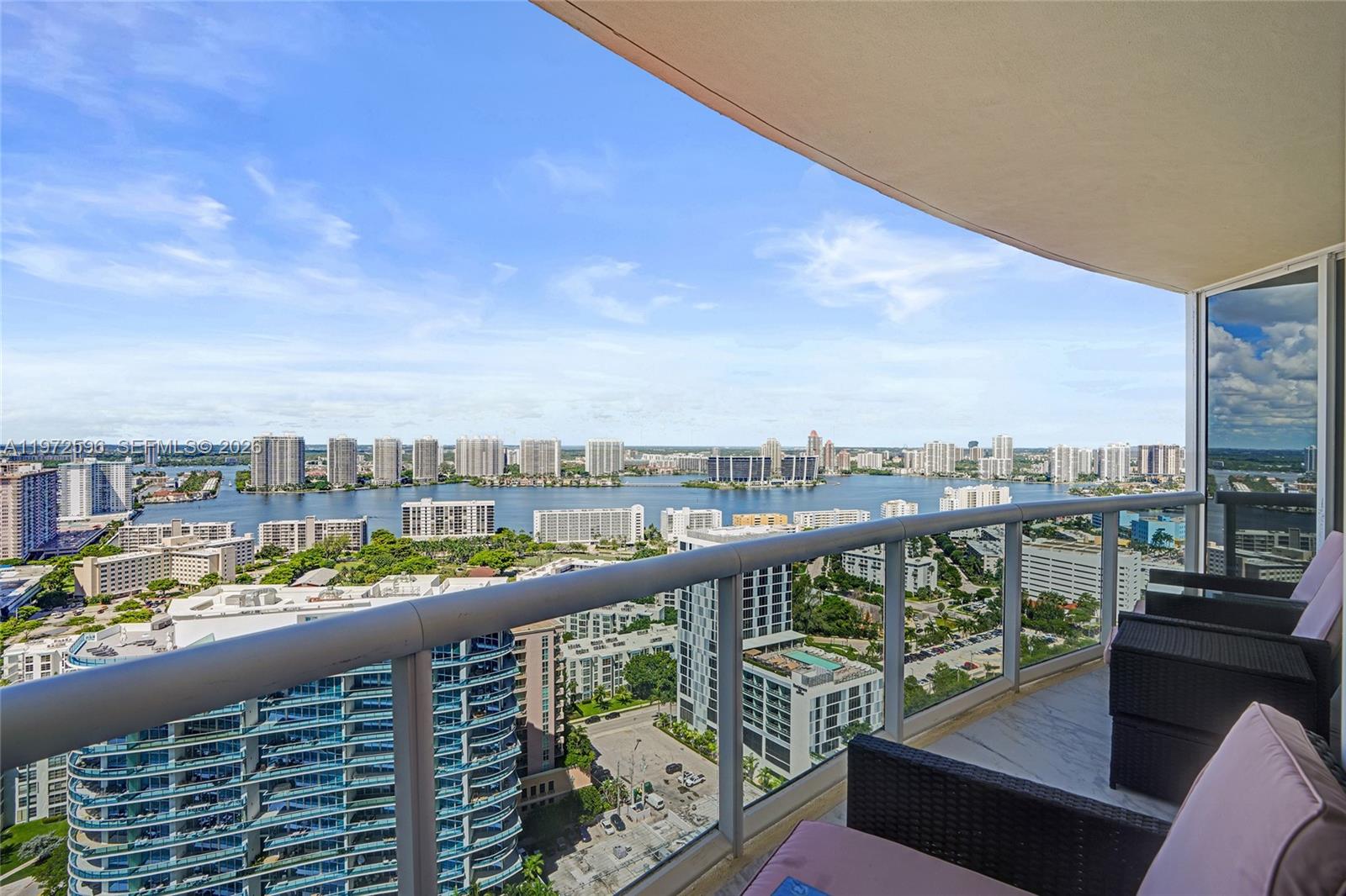 THE PINNACLE CONDO - Residential