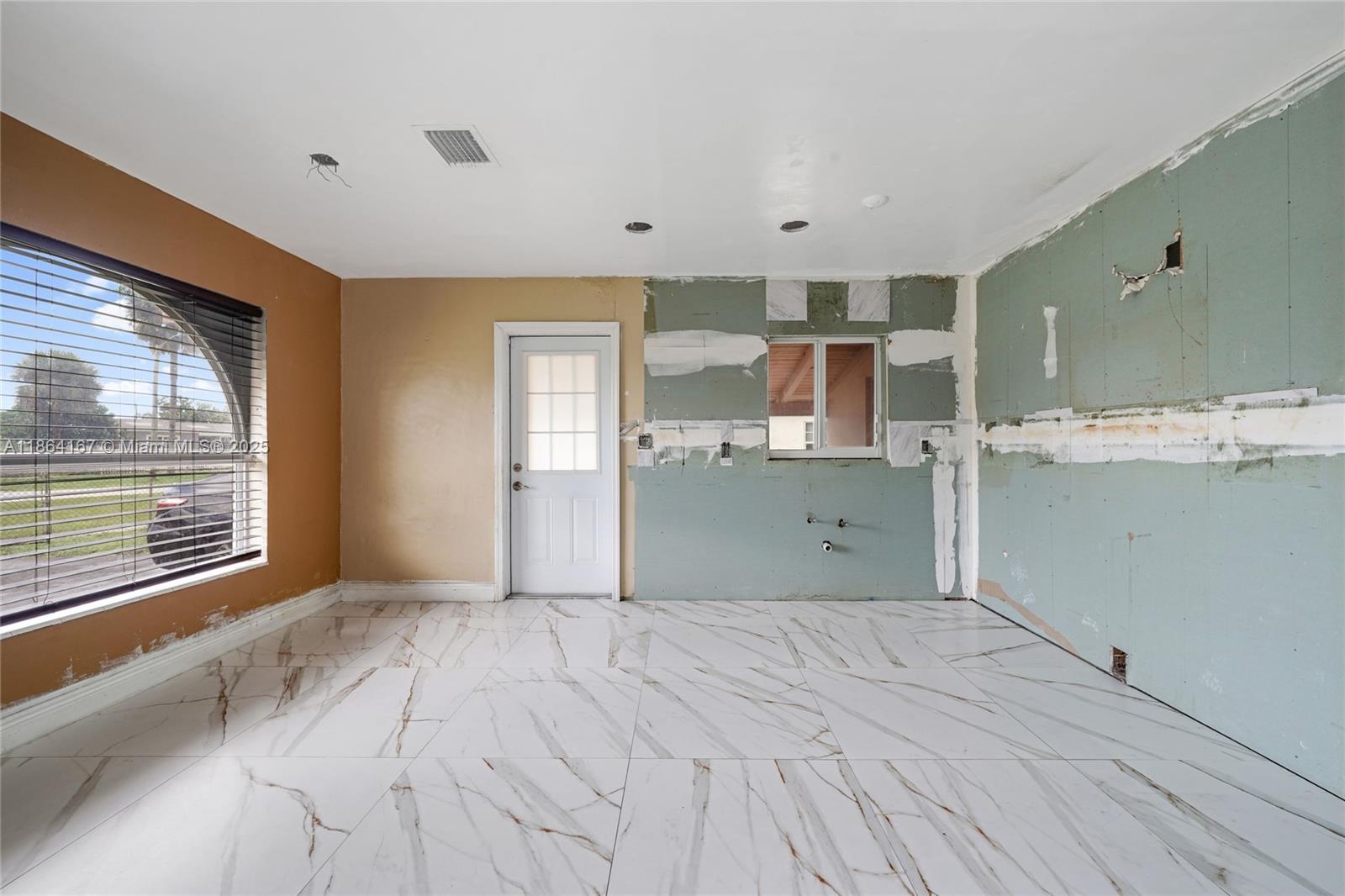 LAKE LUCERNE SEC 3 - Residential