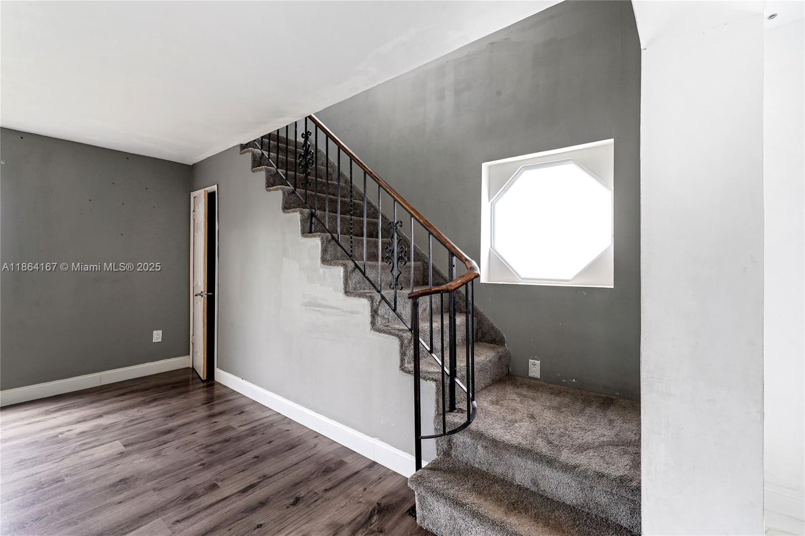 LAKE LUCERNE SEC 3 - Residential