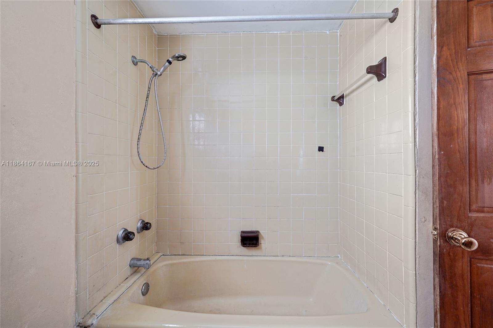 LAKE LUCERNE SEC 3 - Residential