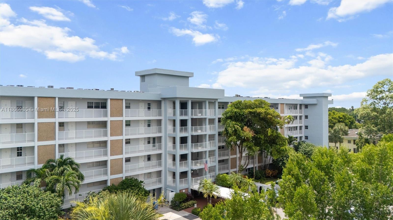 NO 42 PALM-AIRE COUNTRY C - Residential