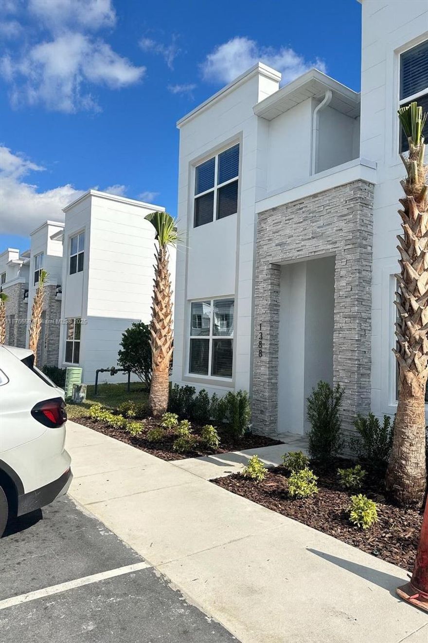 Luxury townhouse in Tranquility. Modern open floor plan, full concrete construction, quartz countertops, stainless steel appliances & porcelain tile floors. Surrounded by conservation areas yet minutes from Disney, fine dining & shopping. Community clubhouse with resort pool, fitness center & game room. No CDD. Flexible use: primary, second home, short or long-term rental. HOA $350/month.