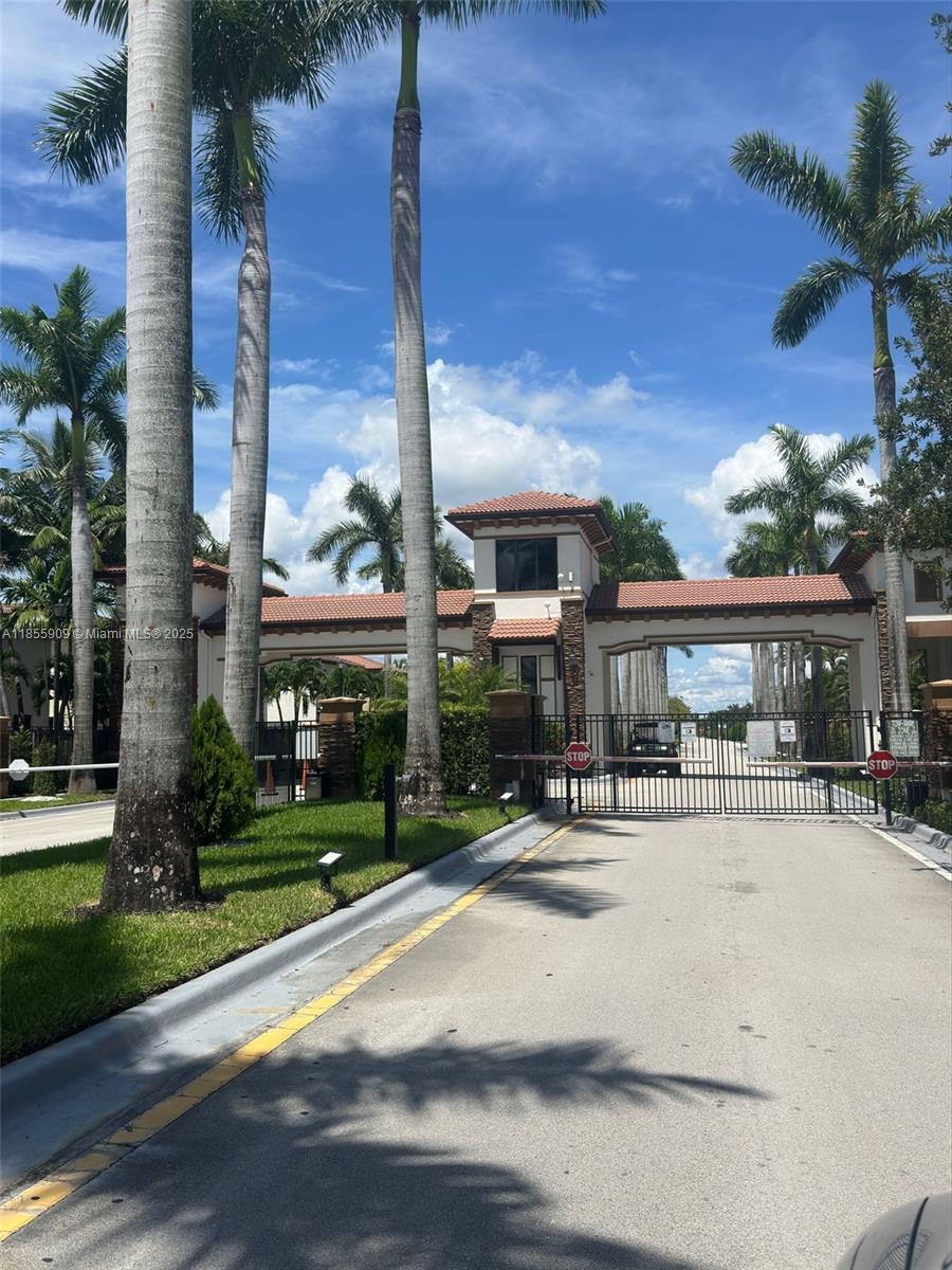 9941 NW 86th Ter 9941