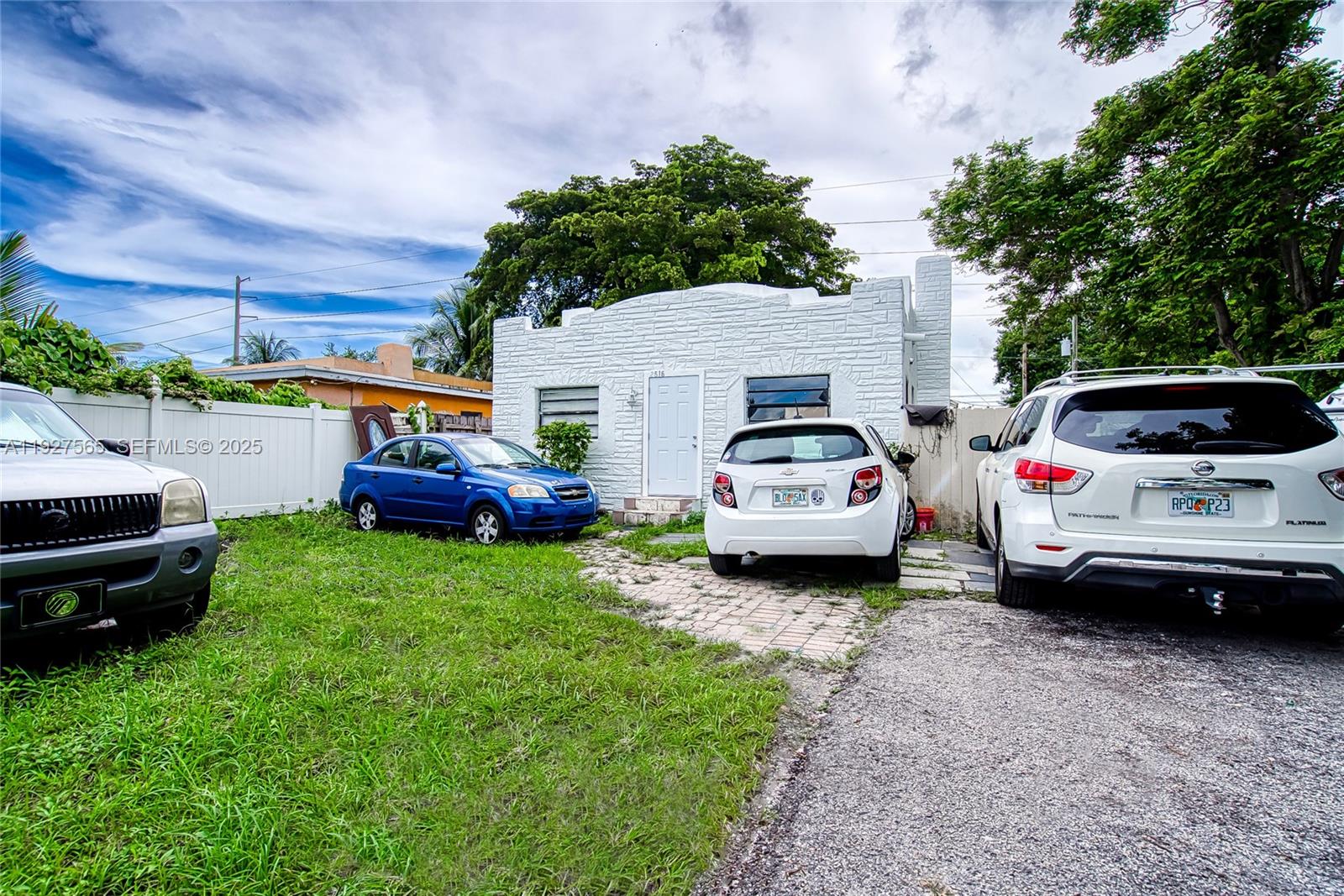 HOLLYWOOD PARK - Residential Income