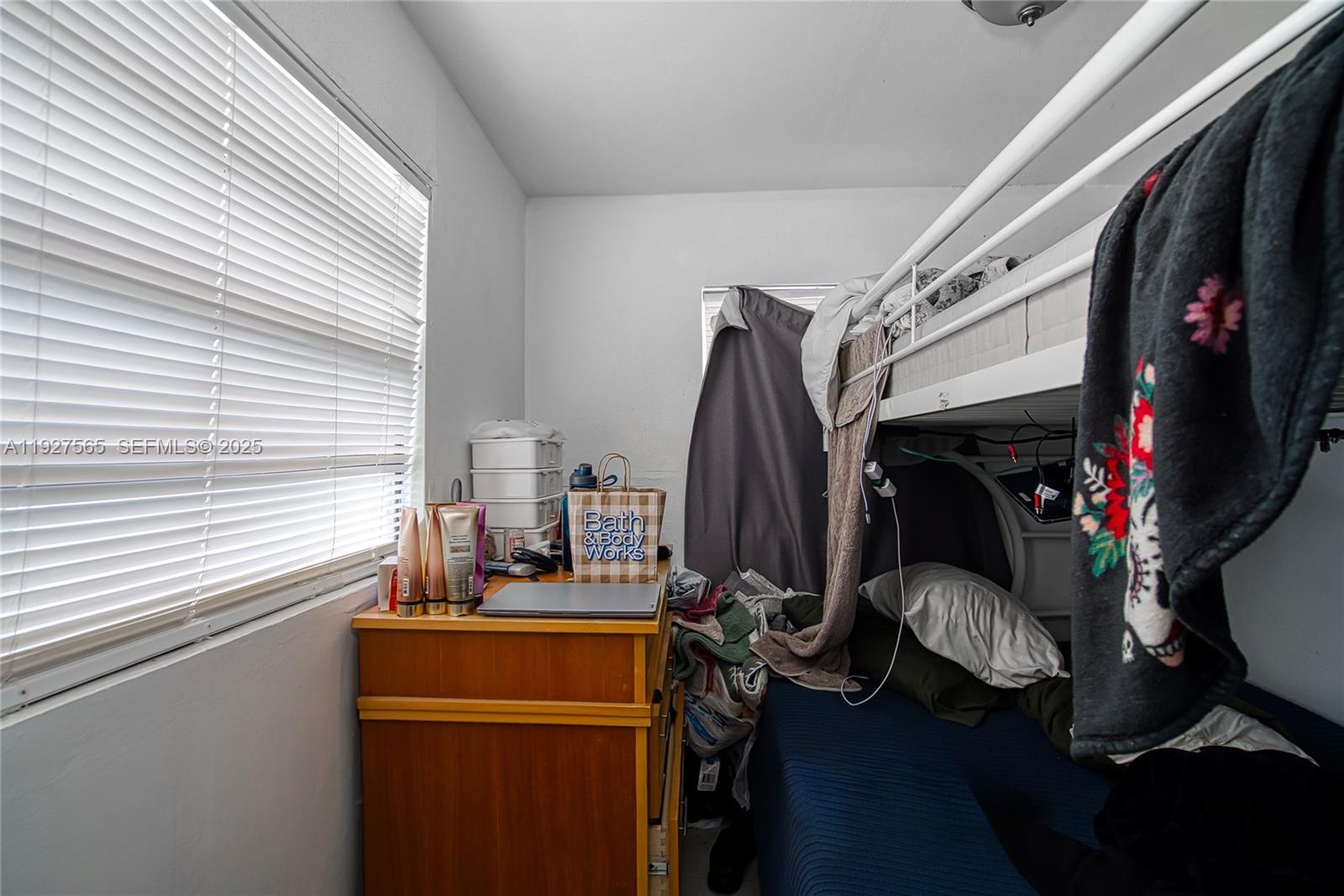 HOLLYWOOD PARK - Residential Income