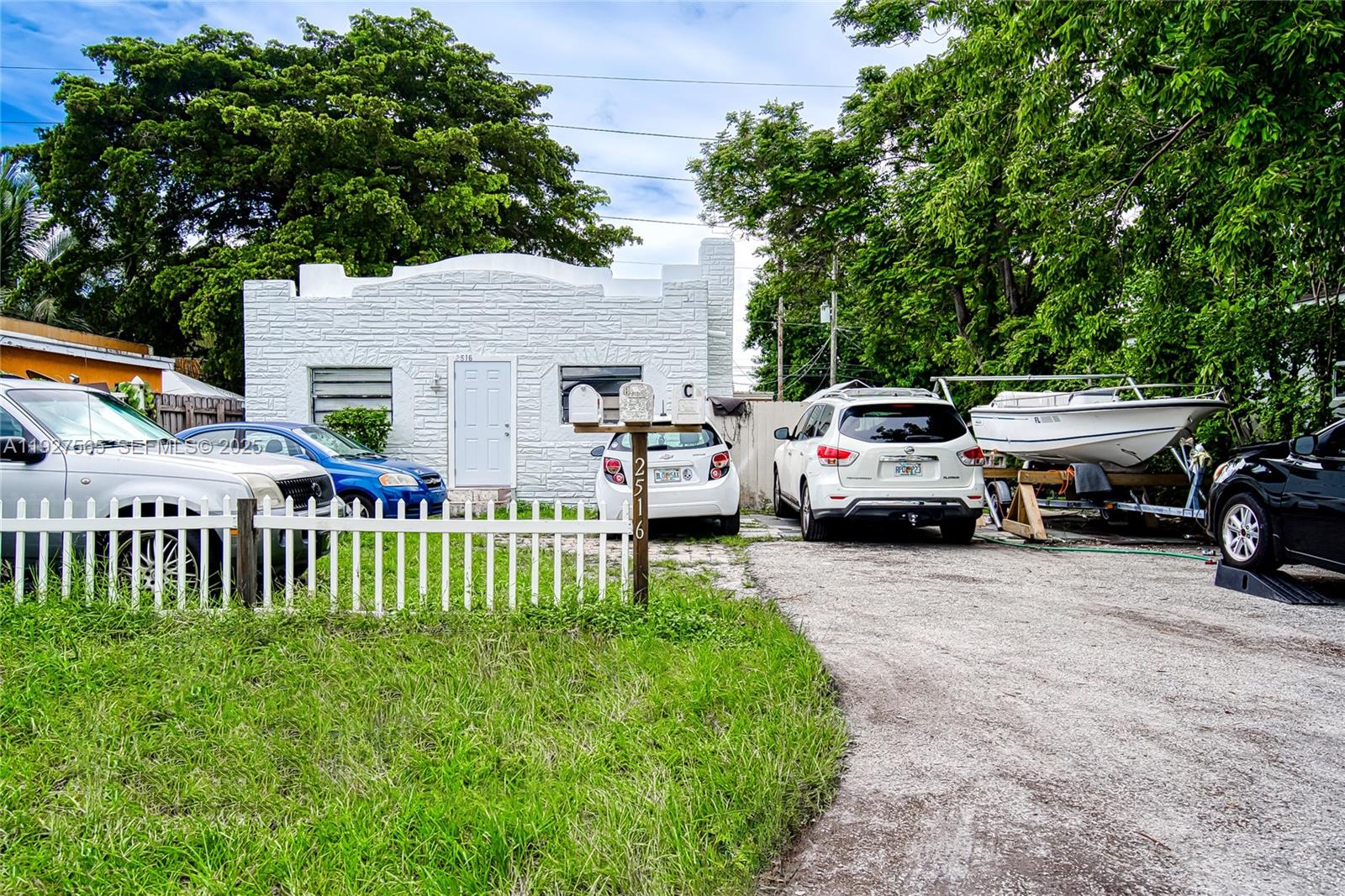 HOLLYWOOD PARK - Residential Income