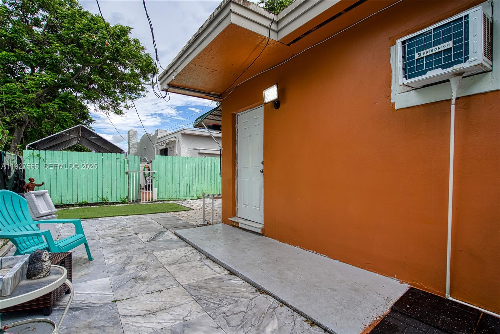 HOLLYWOOD PARK - Residential Income