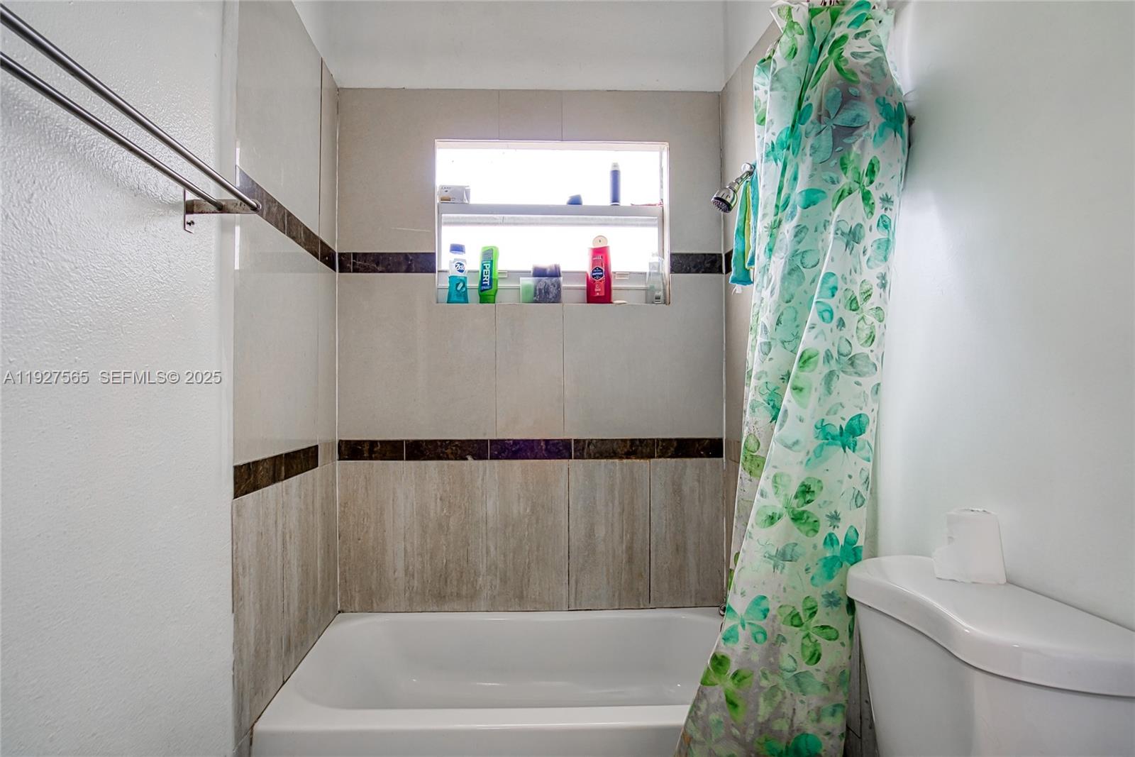 HOLLYWOOD PARK - Residential Income