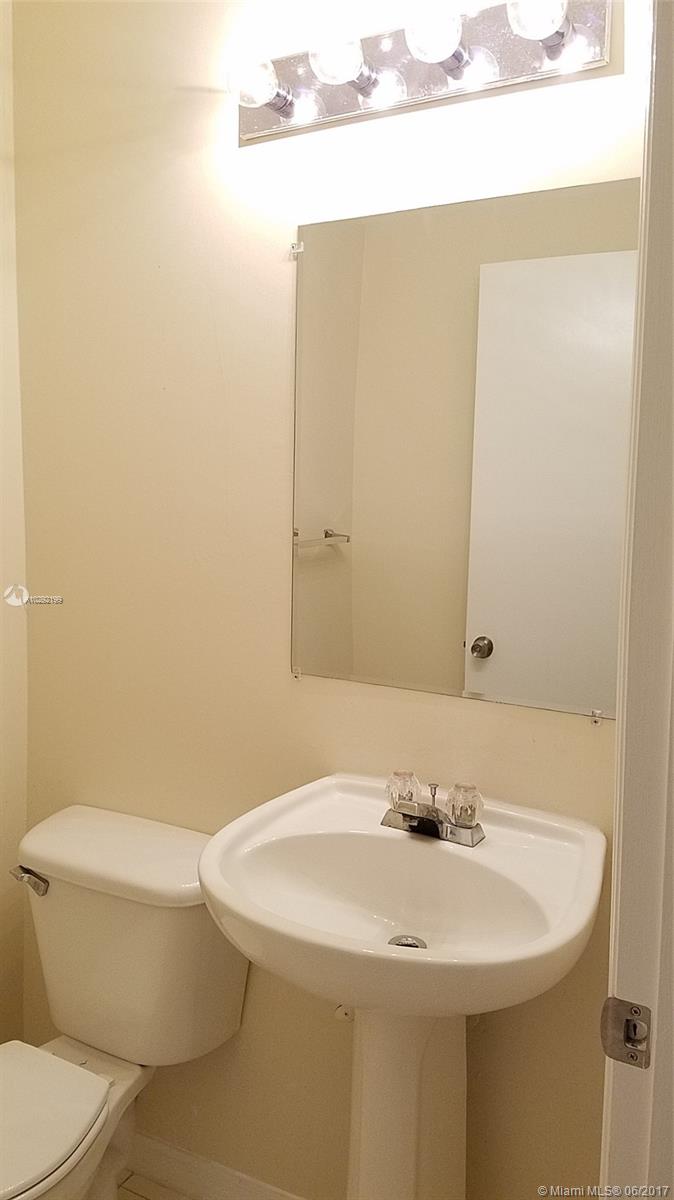 Weitzer Serena Lakes Twnh - Residential Lease