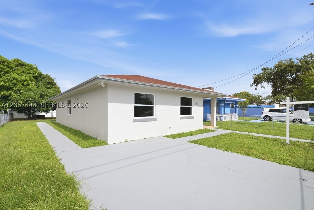 2288 W 4th Ct