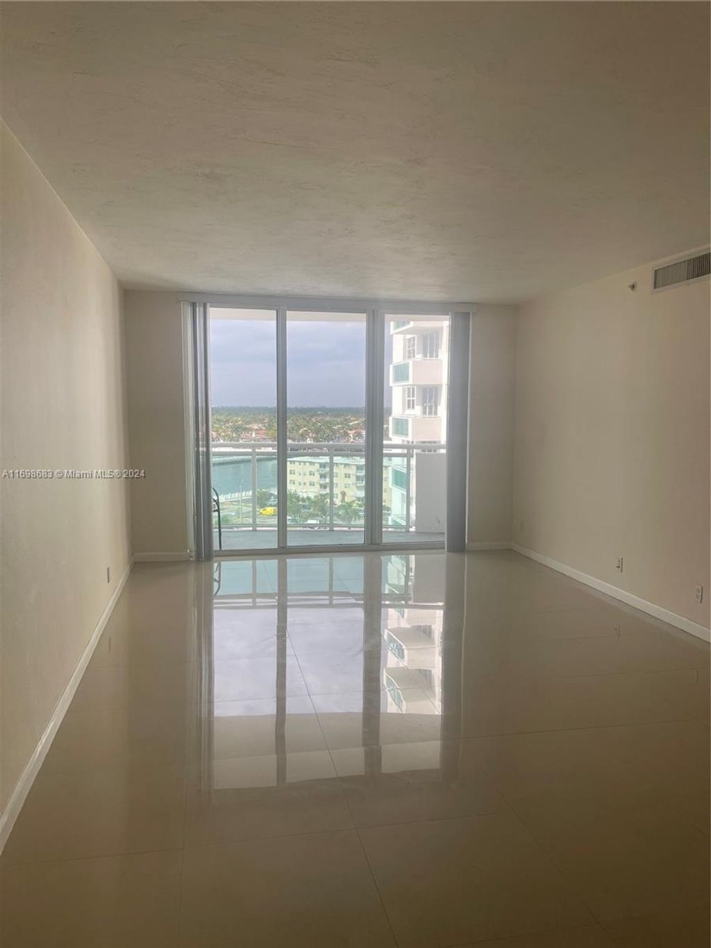 Photo of 3001 S Ocean Dr #933, Hollywood, FL 33019 (MLS # A11698683)