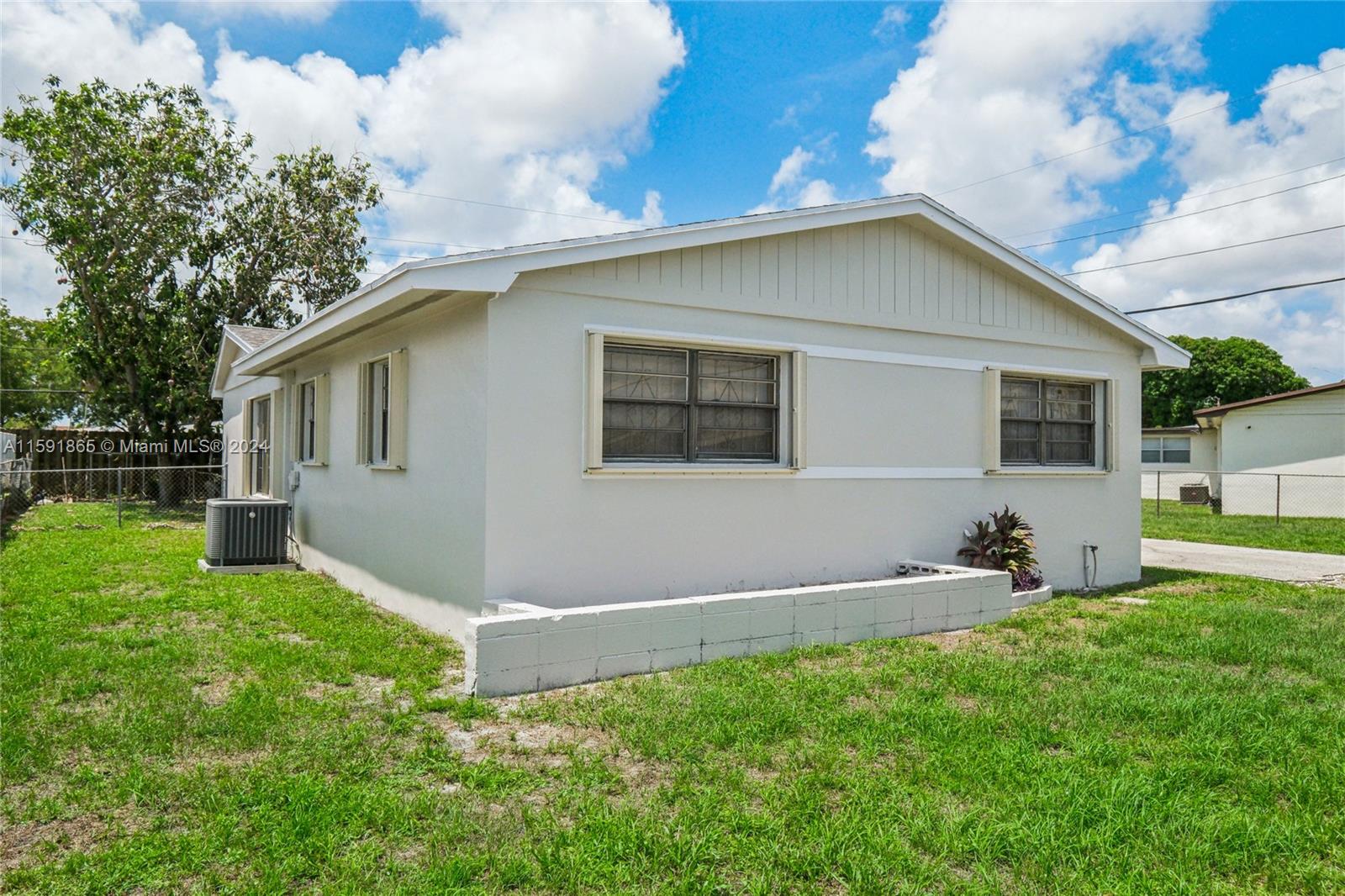 CAROL CITY 4TH ADDN - Residential