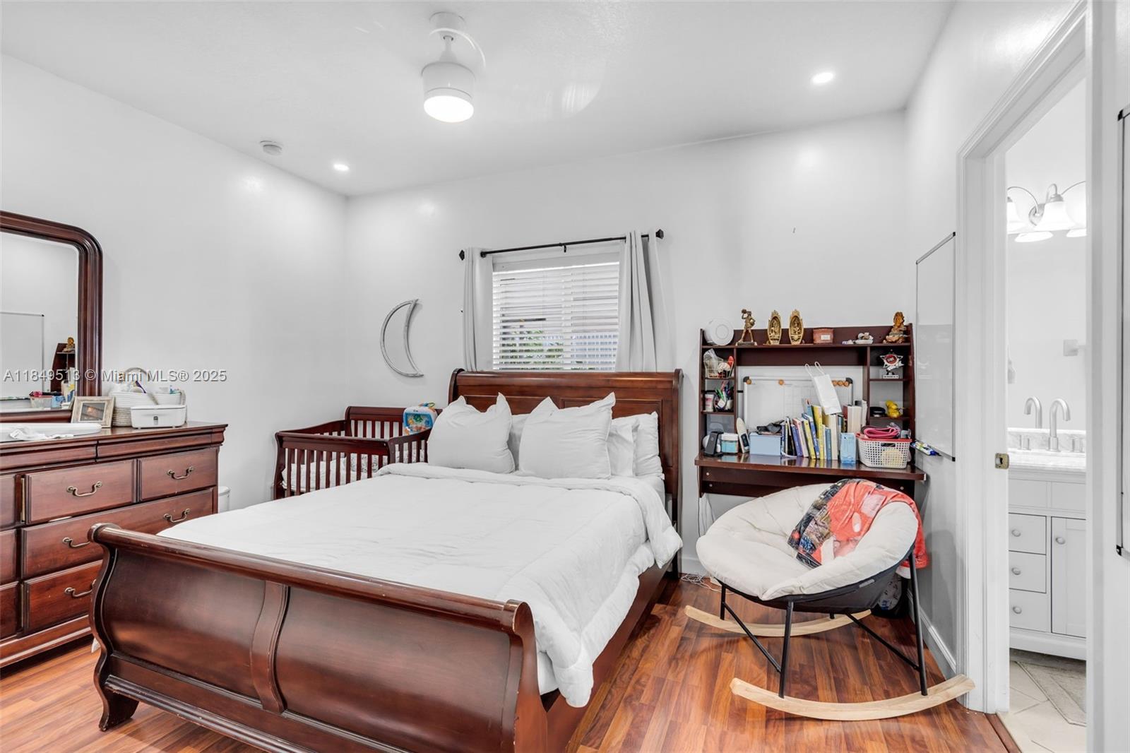 LAROC ESTATES - Residential