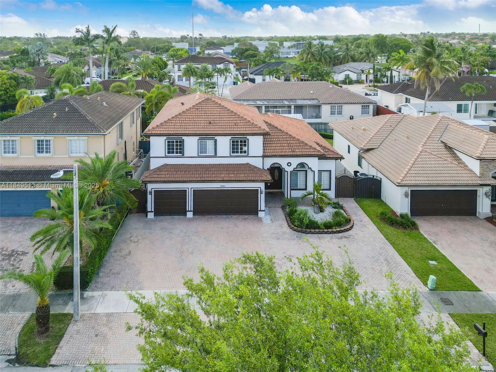 LAROC ESTATES - Residential