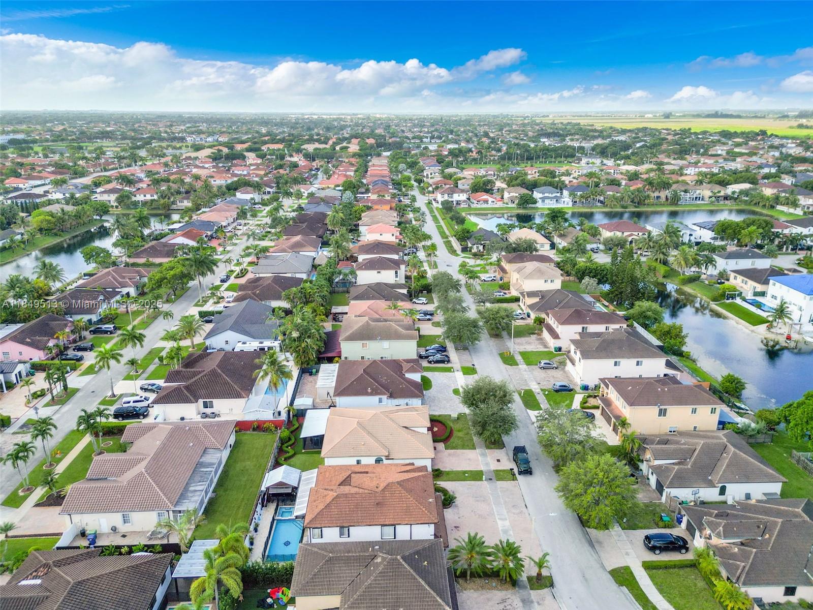 LAROC ESTATES - Residential