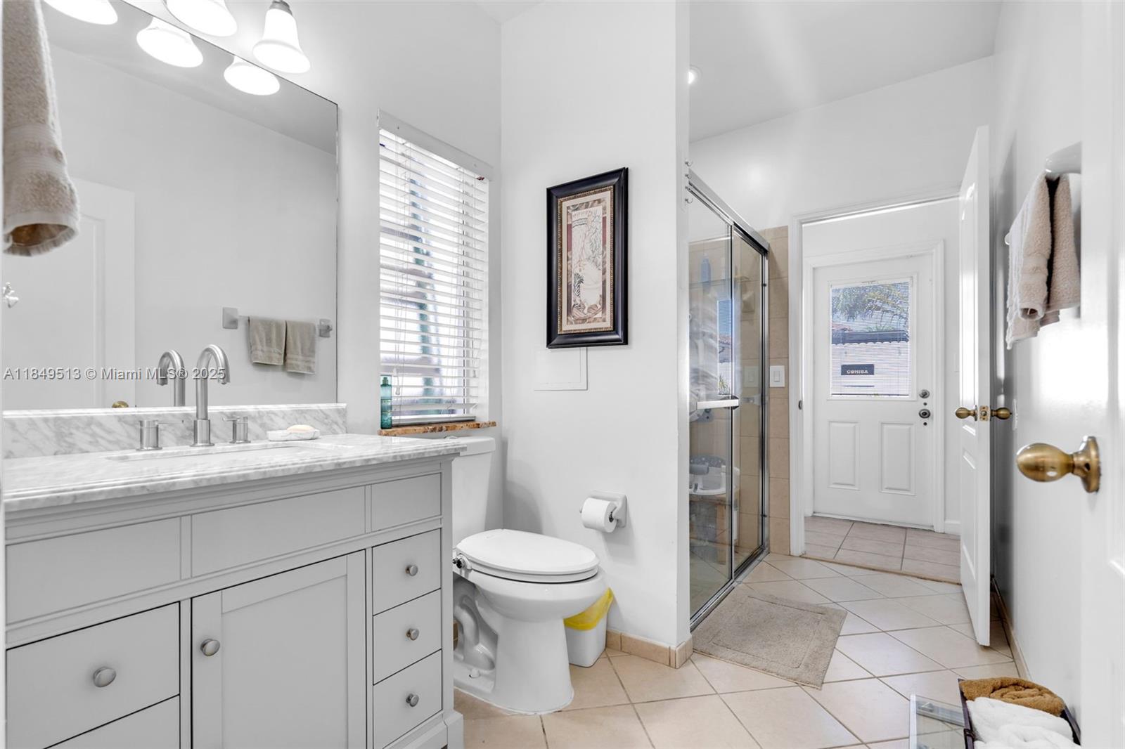 LAROC ESTATES - Residential