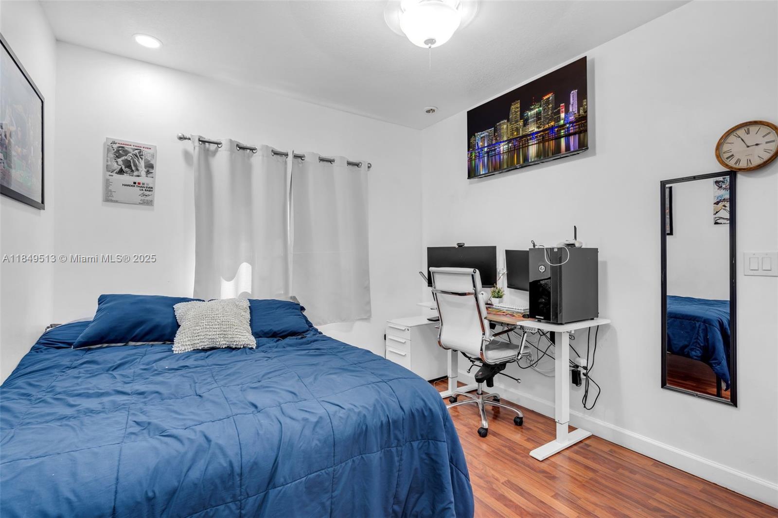 LAROC ESTATES - Residential