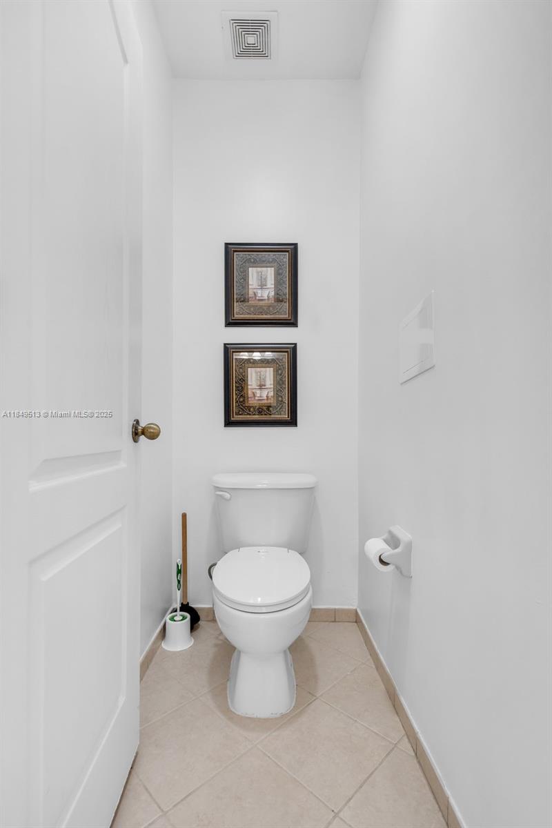 LAROC ESTATES - Residential