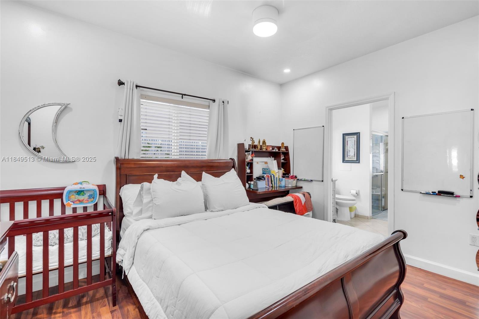 LAROC ESTATES - Residential