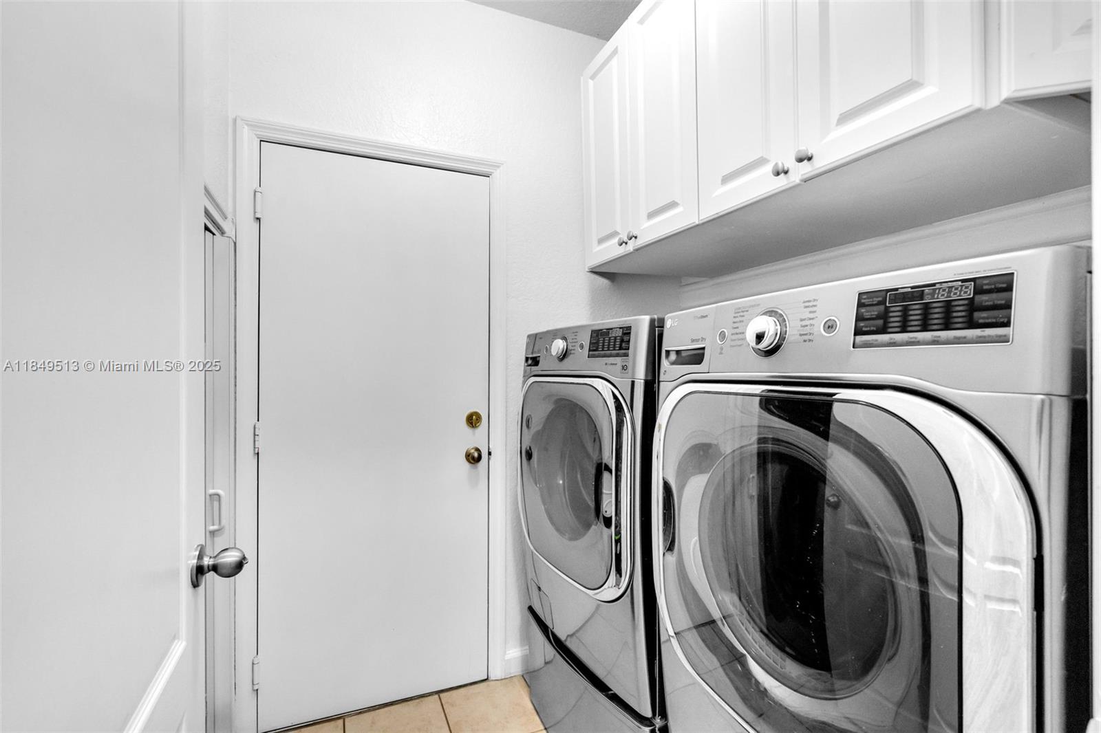 LAROC ESTATES - Residential