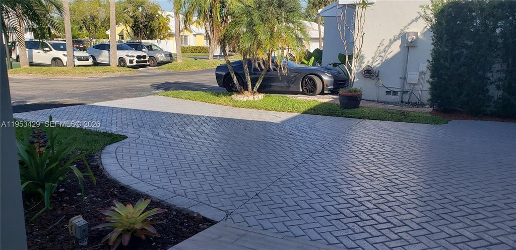 Photo of 11242 SW 62nd Ln, Miami, FL 33173 (MLS # A11953429)