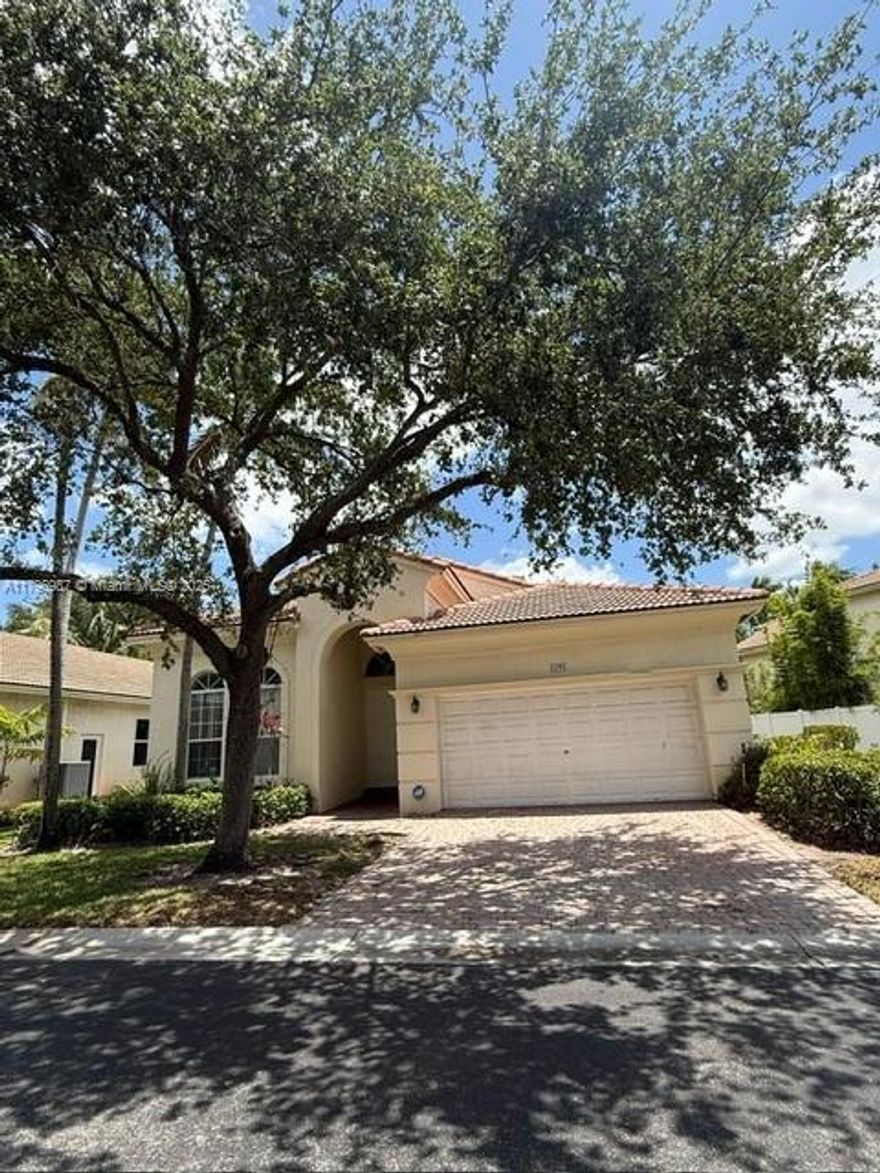 Beautiful and Spacious one story 4/2 in prestigious gated community Walnut Creek. Home features tile and wood style laminate flooring, Huge primary bath and closet! 2 car garage, stainless steel appliances. Must see! Small pet ok