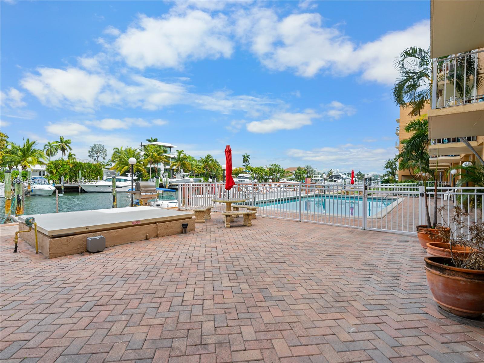 CROMWELL EAST CONDO - Residential