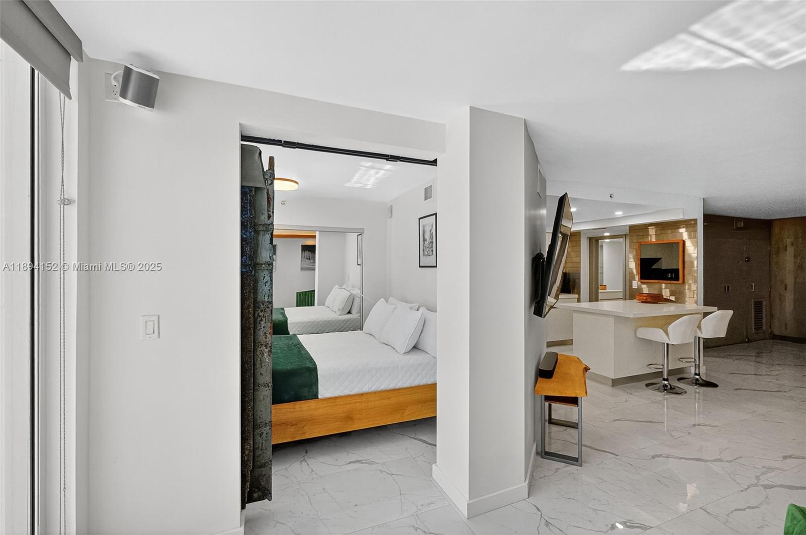 THE RIVIERA CONDO - Residential Lease