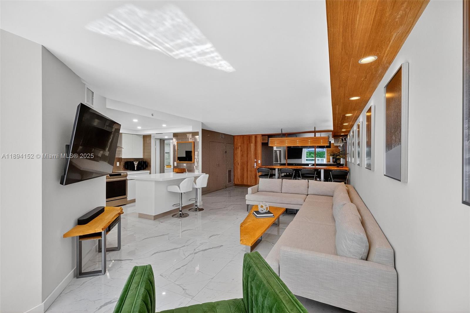 THE RIVIERA CONDO - Residential Lease