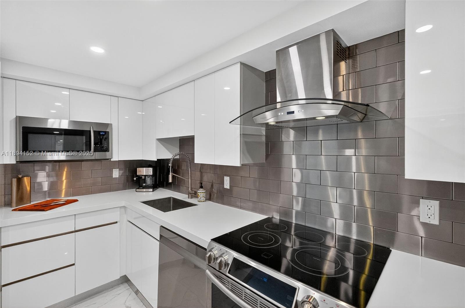 THE RIVIERA CONDO - Residential Lease