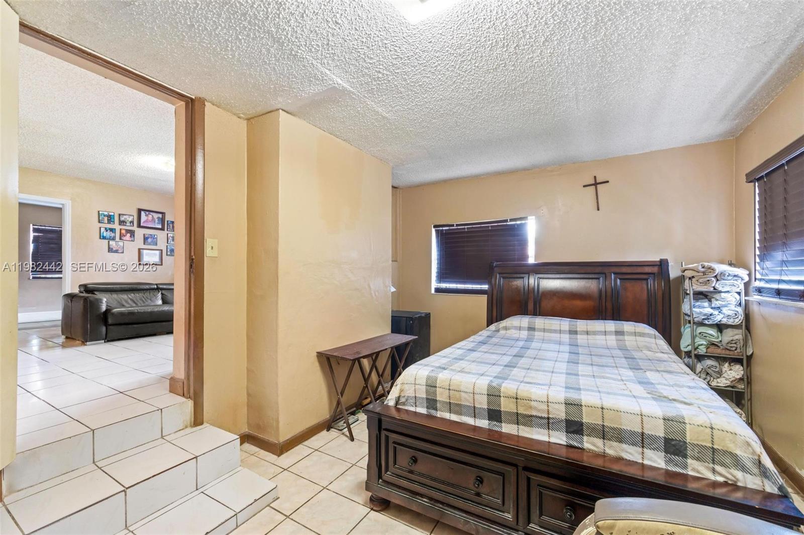 EDISON HEIGHTS - Residential