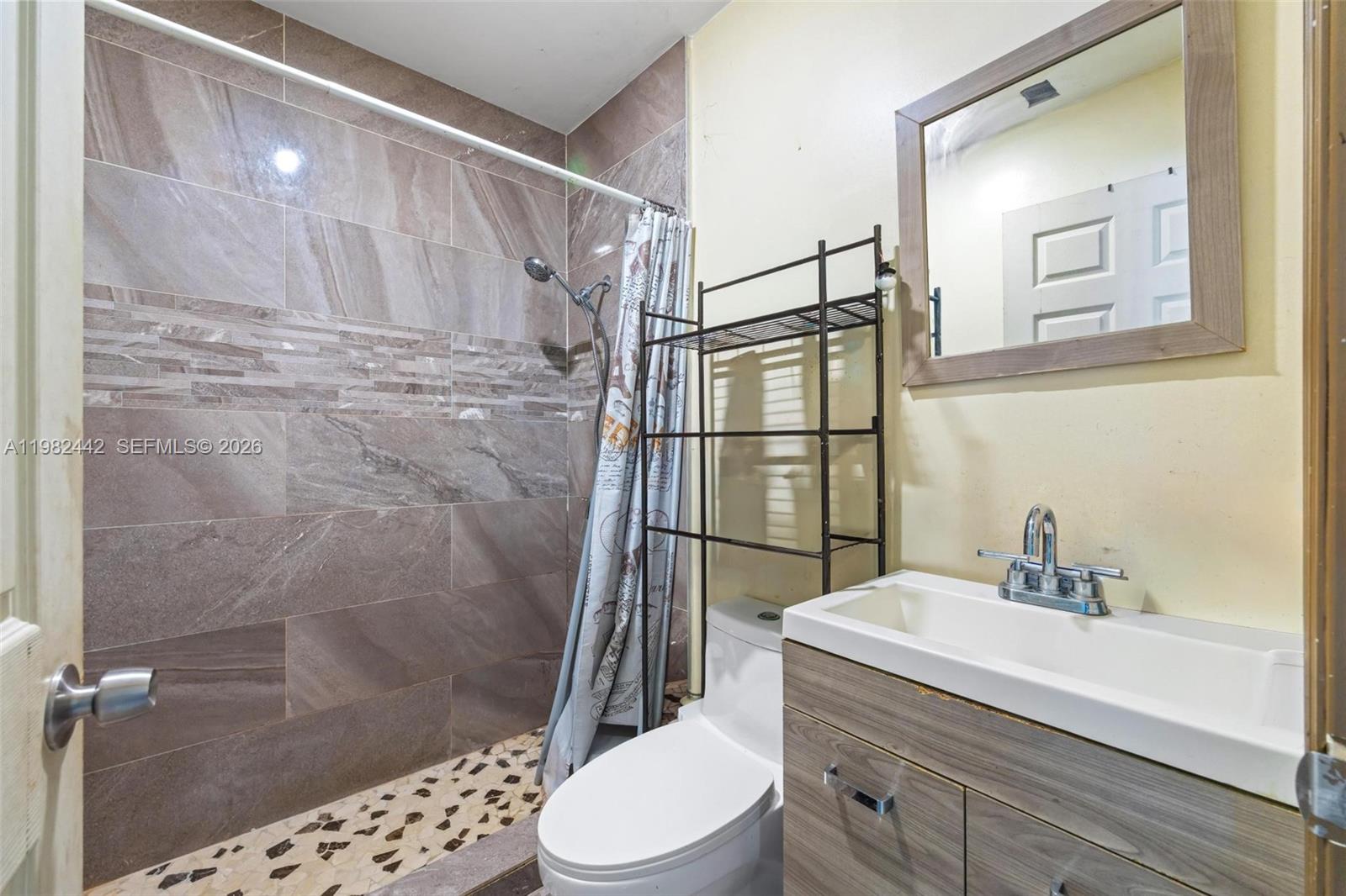 EDISON HEIGHTS - Residential