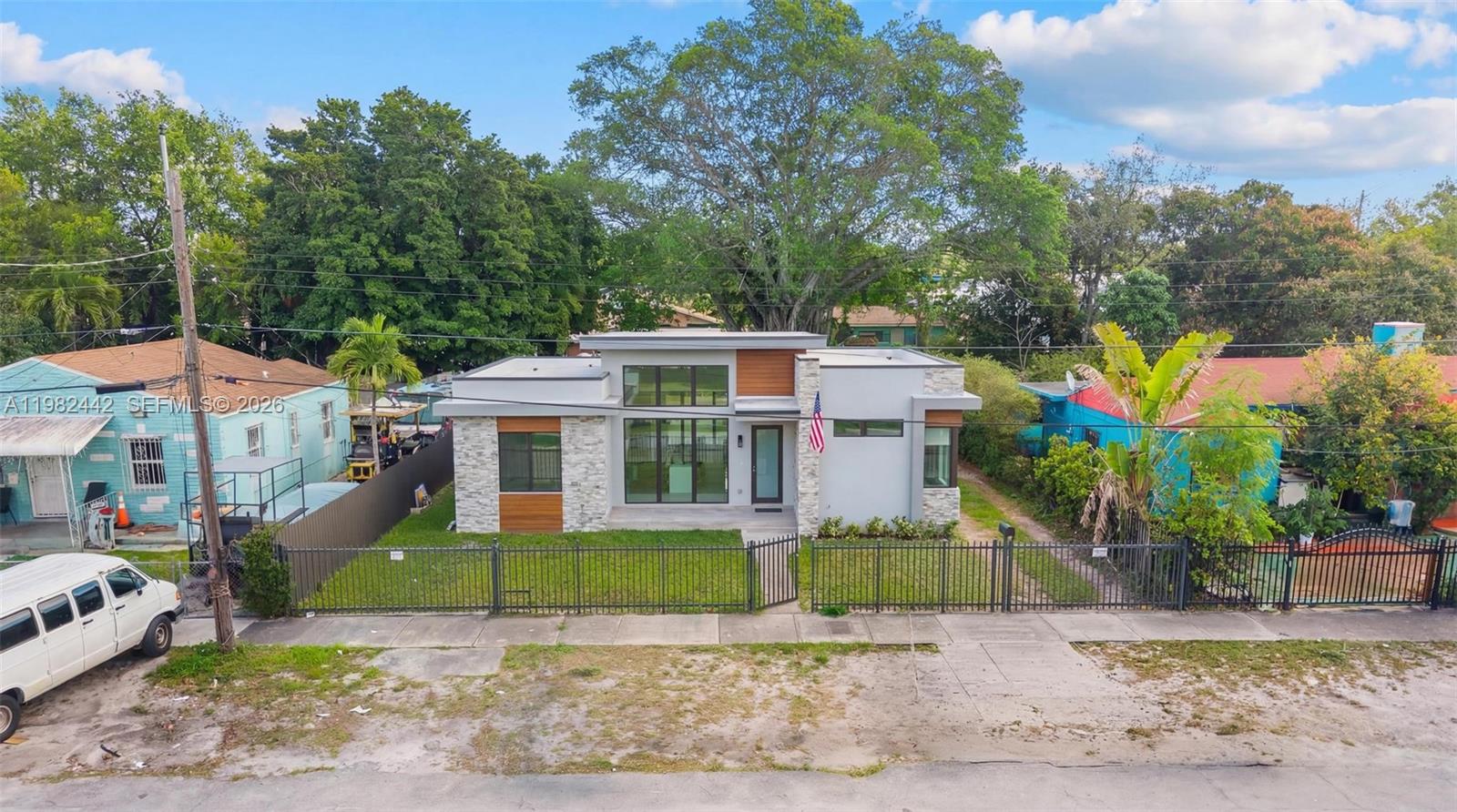 EDISON HEIGHTS - Residential