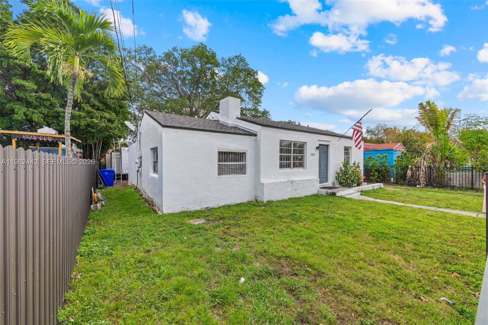 EDISON HEIGHTS - Residential