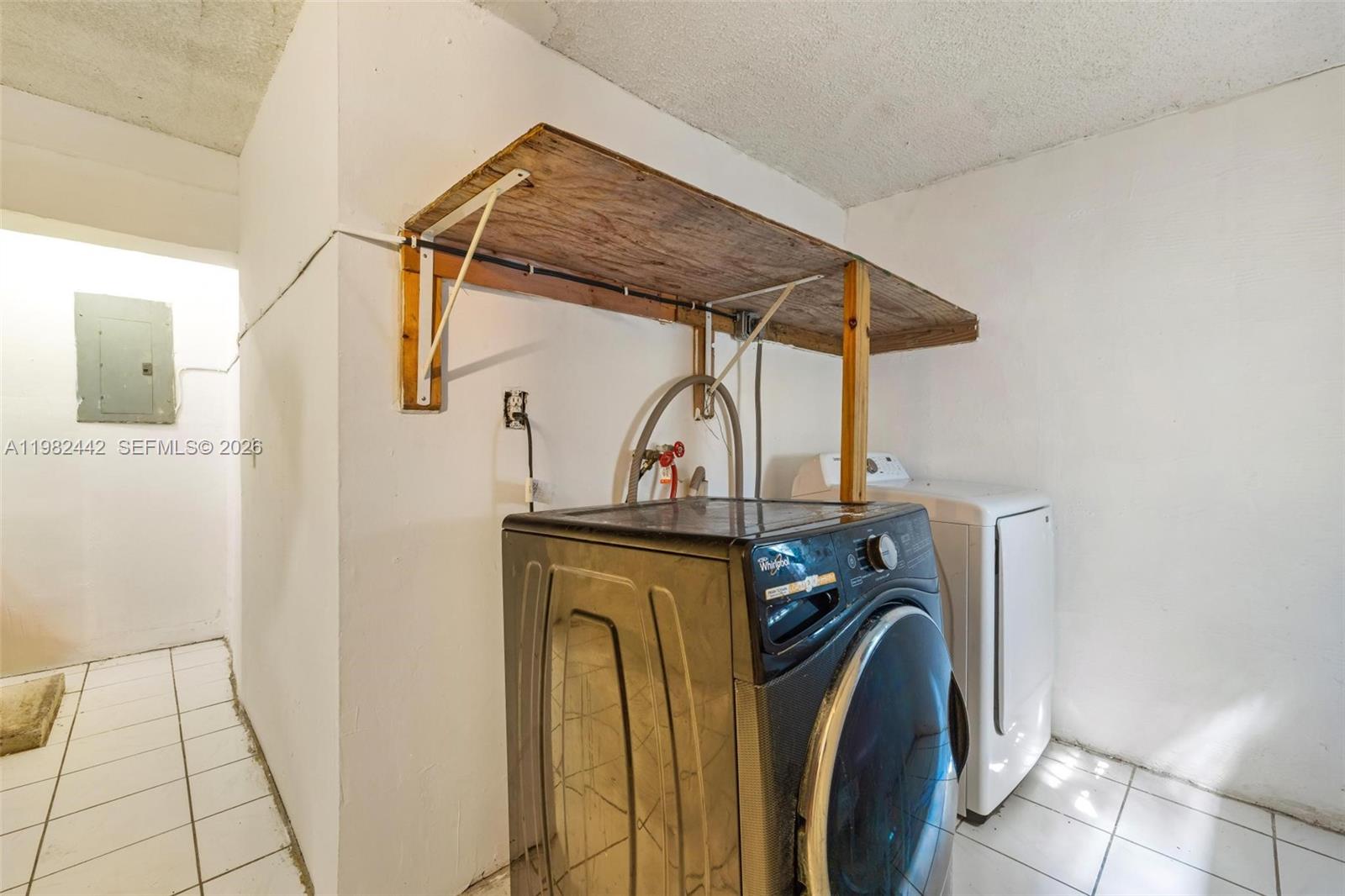 EDISON HEIGHTS - Residential