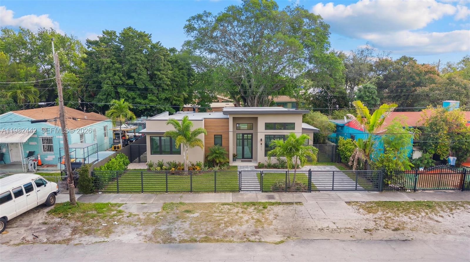 EDISON HEIGHTS - Residential