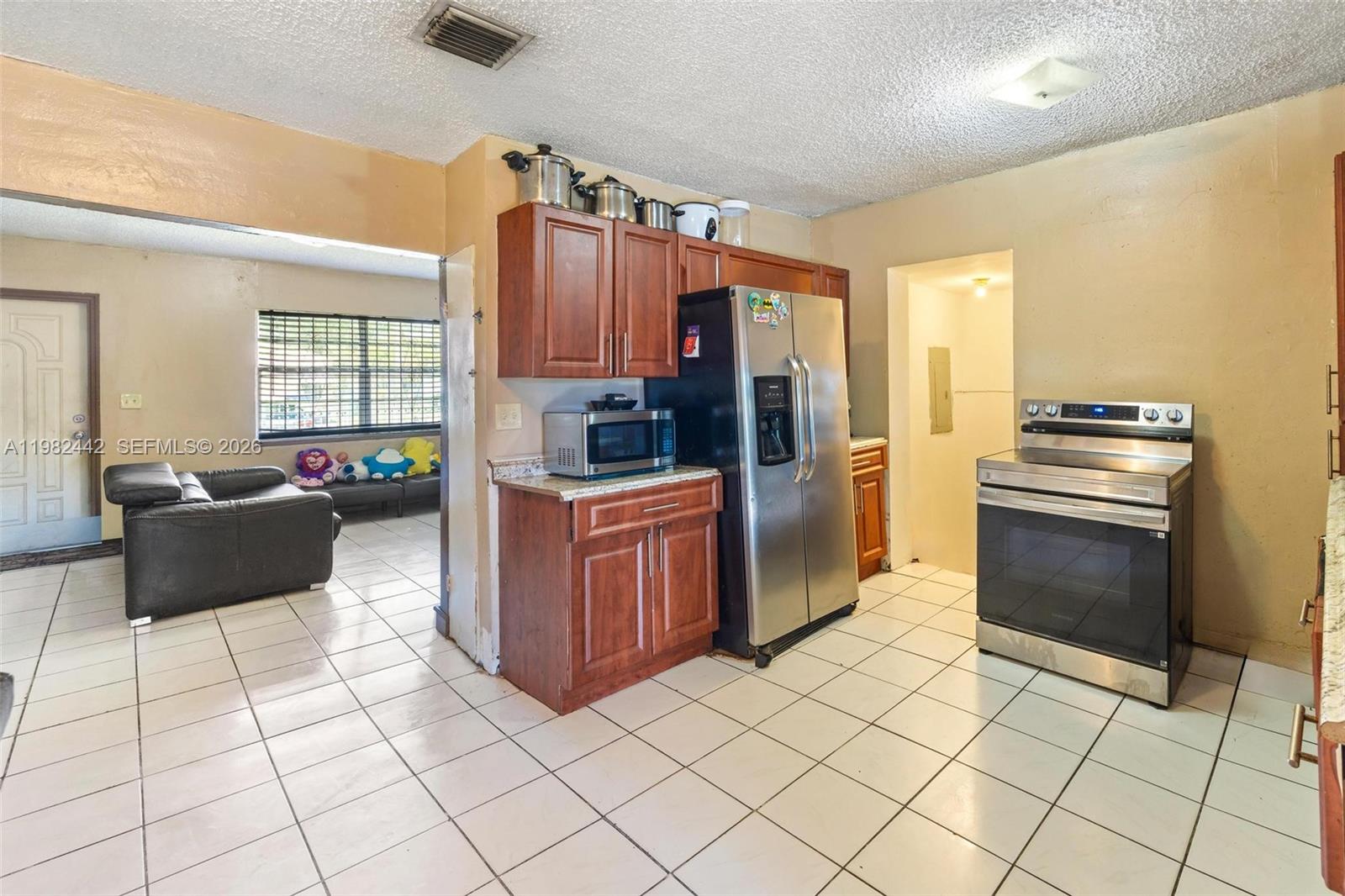 EDISON HEIGHTS - Residential