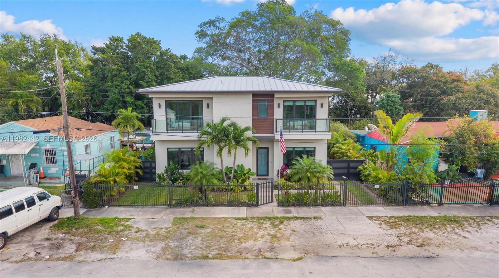 EDISON HEIGHTS - Residential