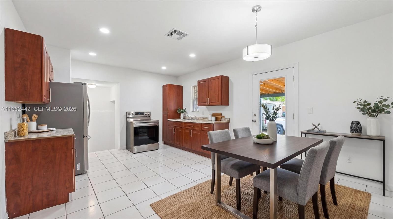 EDISON HEIGHTS - Residential