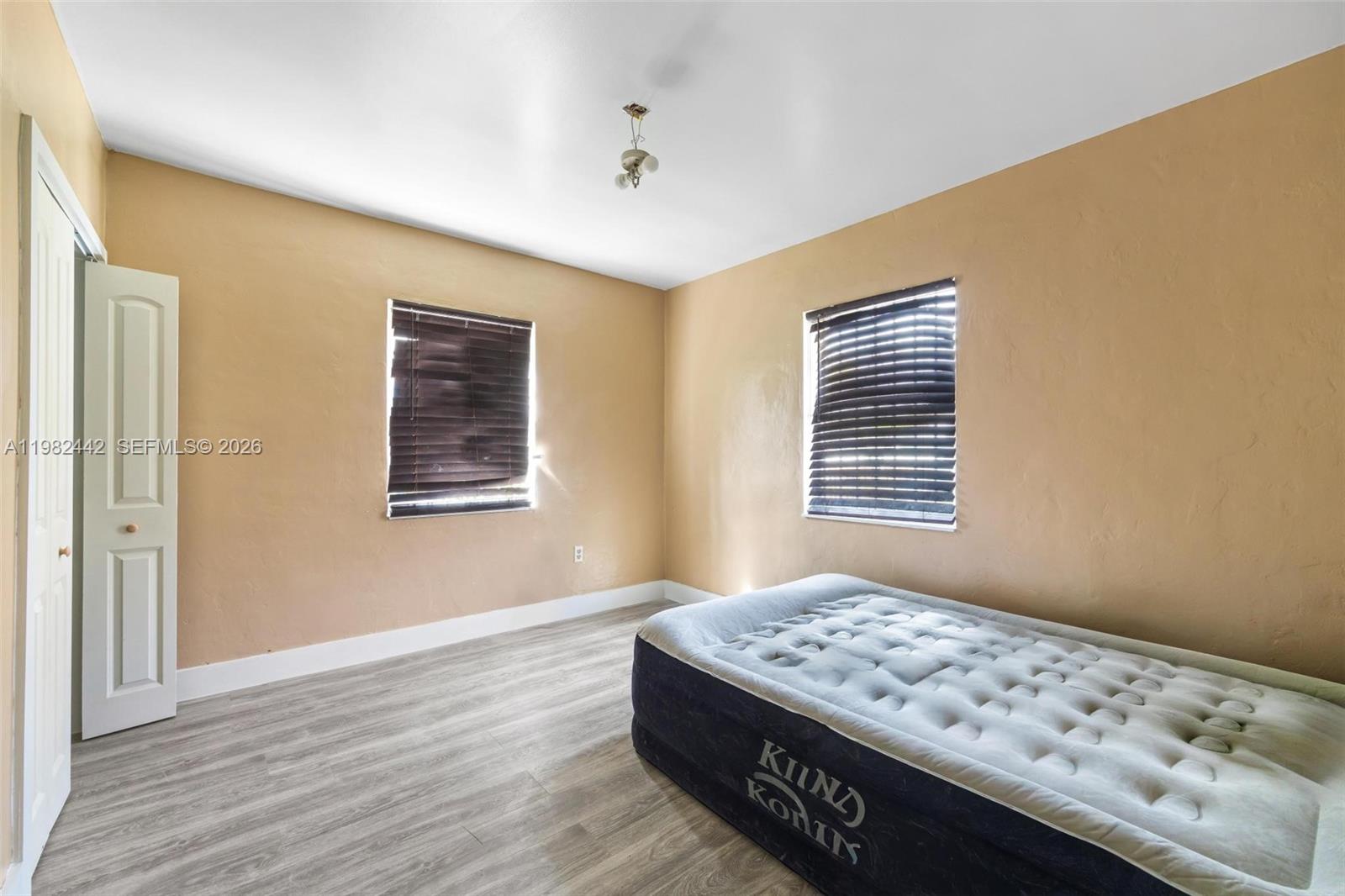 EDISON HEIGHTS - Residential