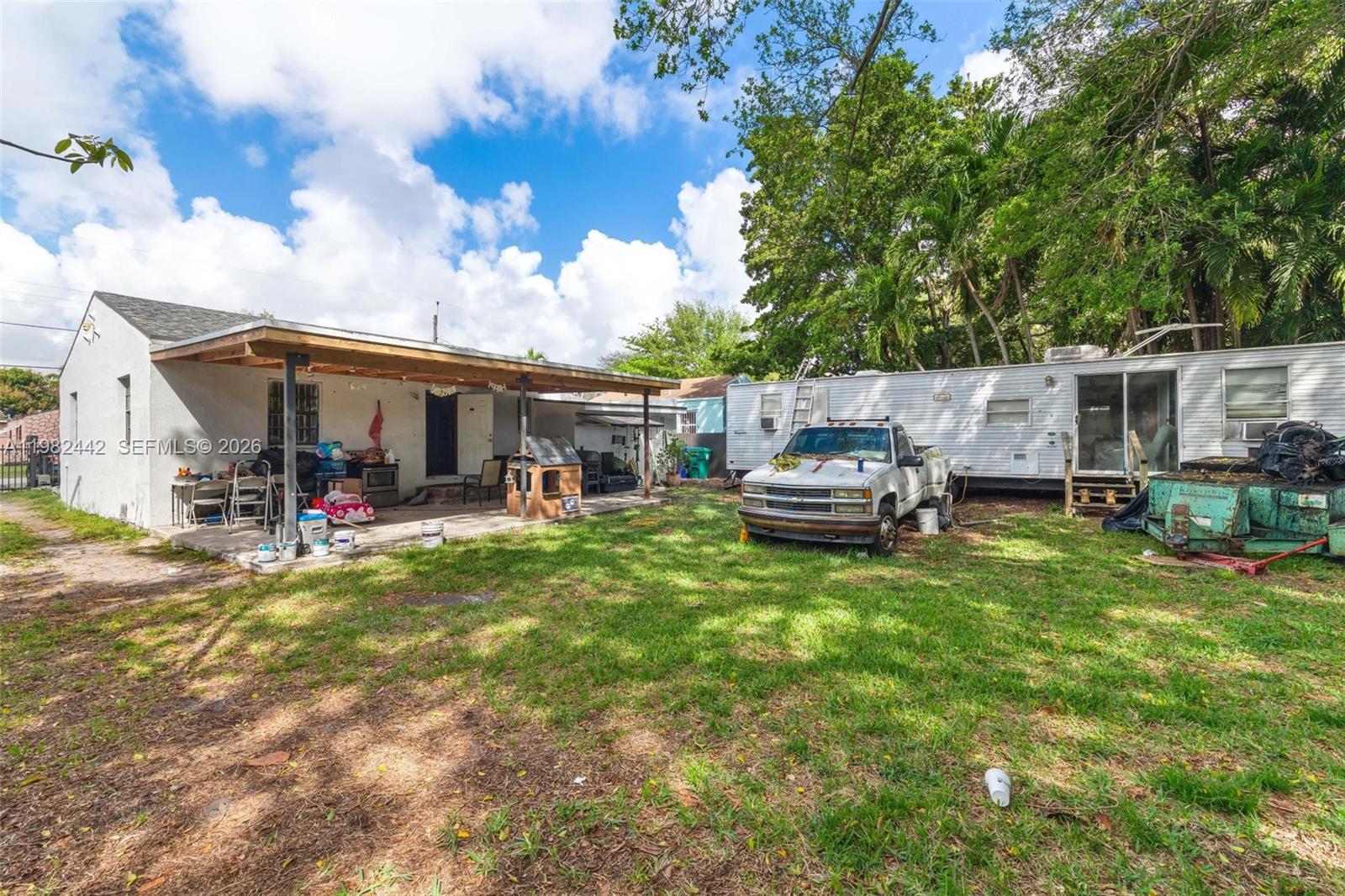 EDISON HEIGHTS - Residential