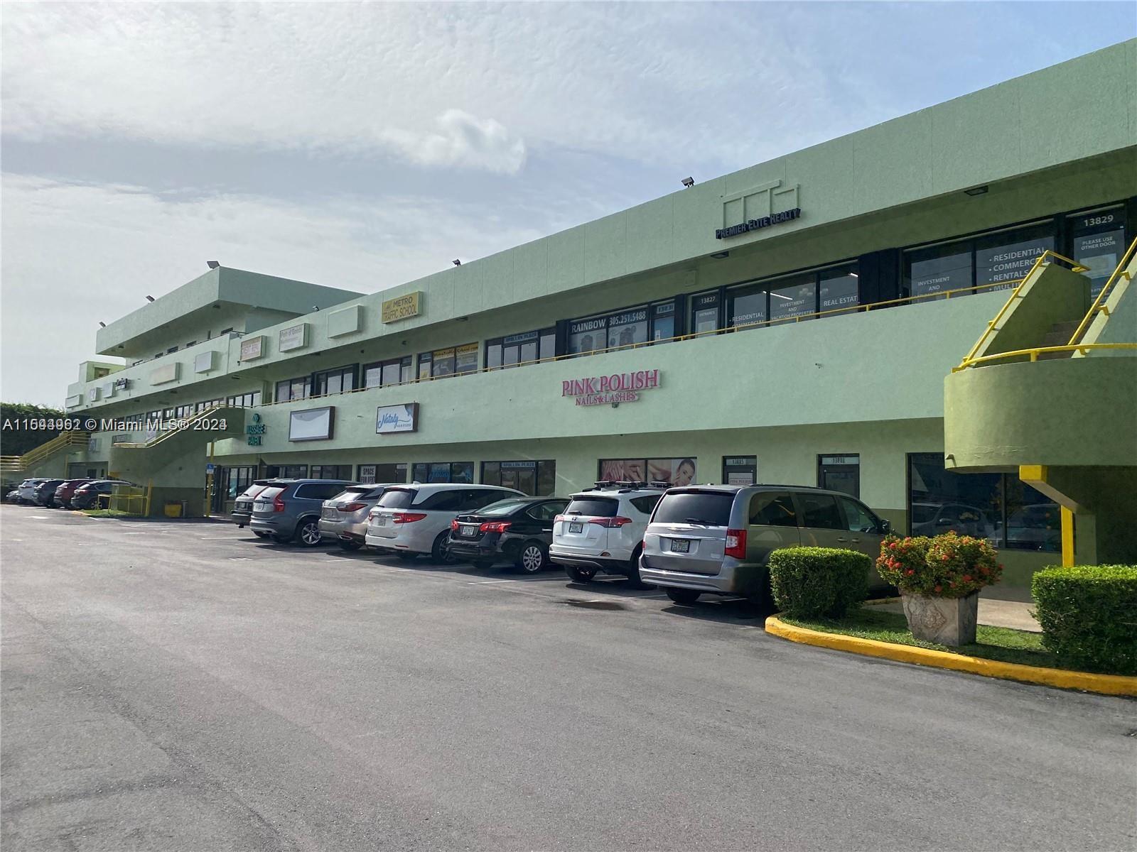 Prime high traffic retail location on S. Dixie Hwy/US-1. Excellent opportunity for your business. Premium space in Palmetto Bay/Pinecrest Area with abundant free parking. High Visibility Prime Retail Space for Lease with Direct Frontage on US-1. Unit is approximately 800 sq. ft. located on the second floor. Total open floor plan -Fantastic visibility to approximately 400,000 vehicles per day. By appointment only and contact listing agent. Village of Palmetto Bay zoning. $2600/mo plus tax