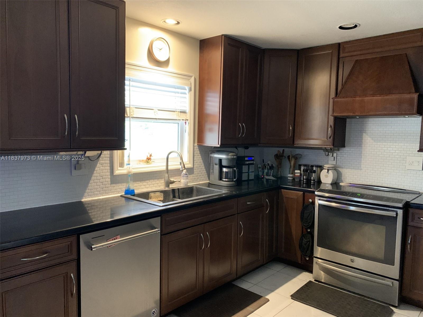 CARIBBEAN COURT ESTATES - Residential