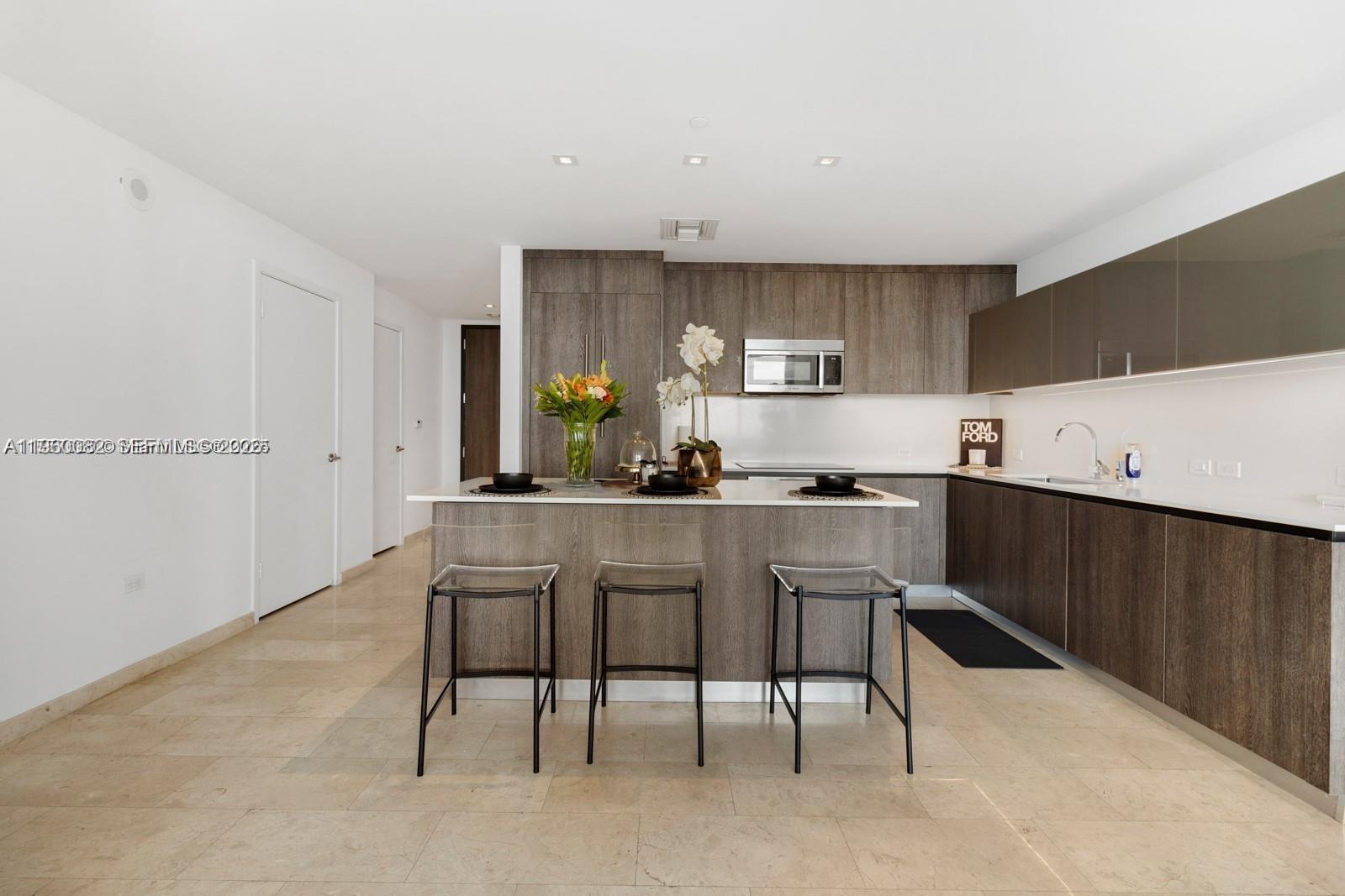 RISE CONDO - Residential