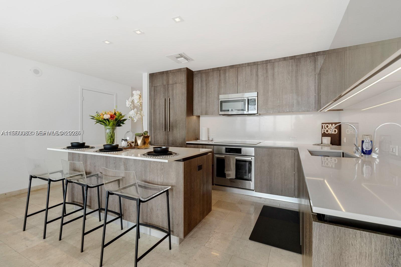 RISE CONDO - Residential