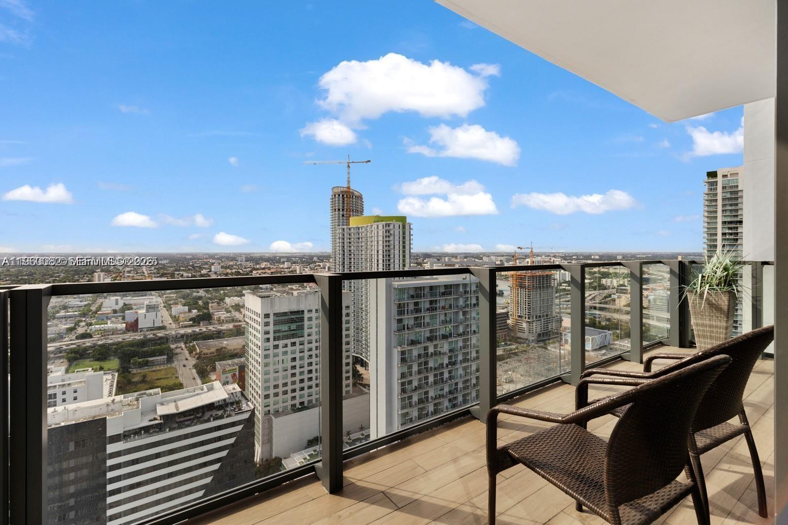 RISE CONDO - Residential