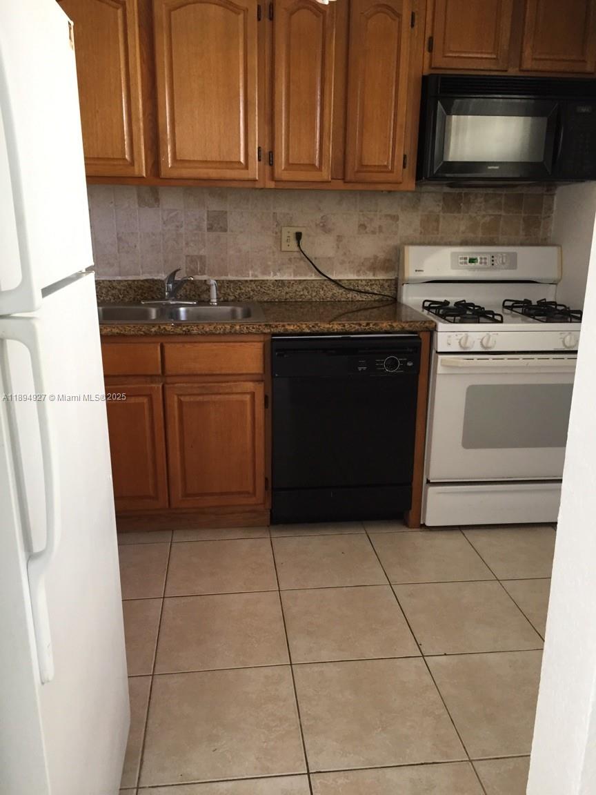 View photos, virtual tours, details... 13100 SW 92nd Ave A-PH7