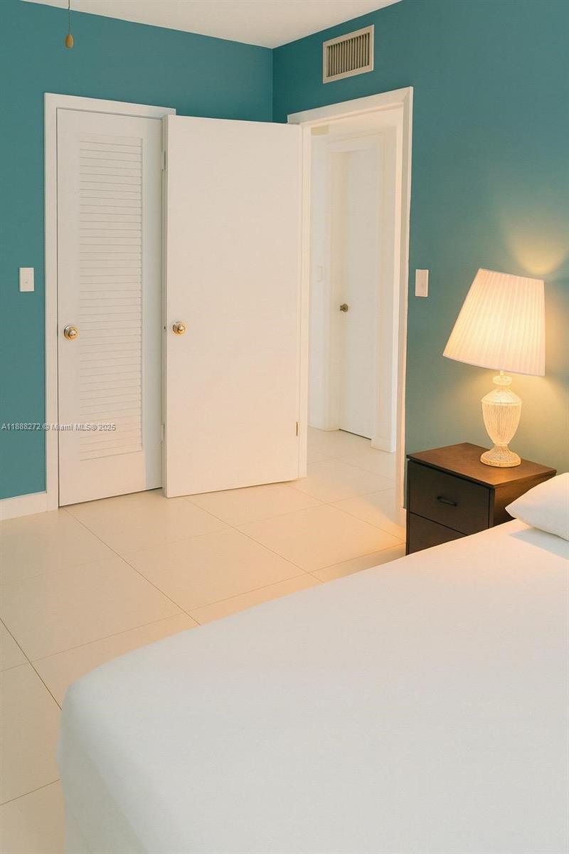 MEADOWBROOK TOWERS CONDO - Residential